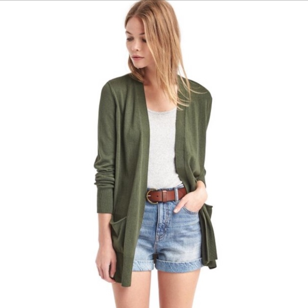 NWOT Gap Pocket Cardigan Sweater